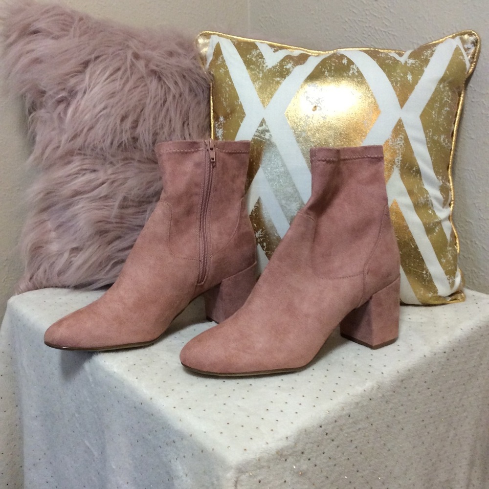 NEVER WORN Old Navy ankle boots!!!